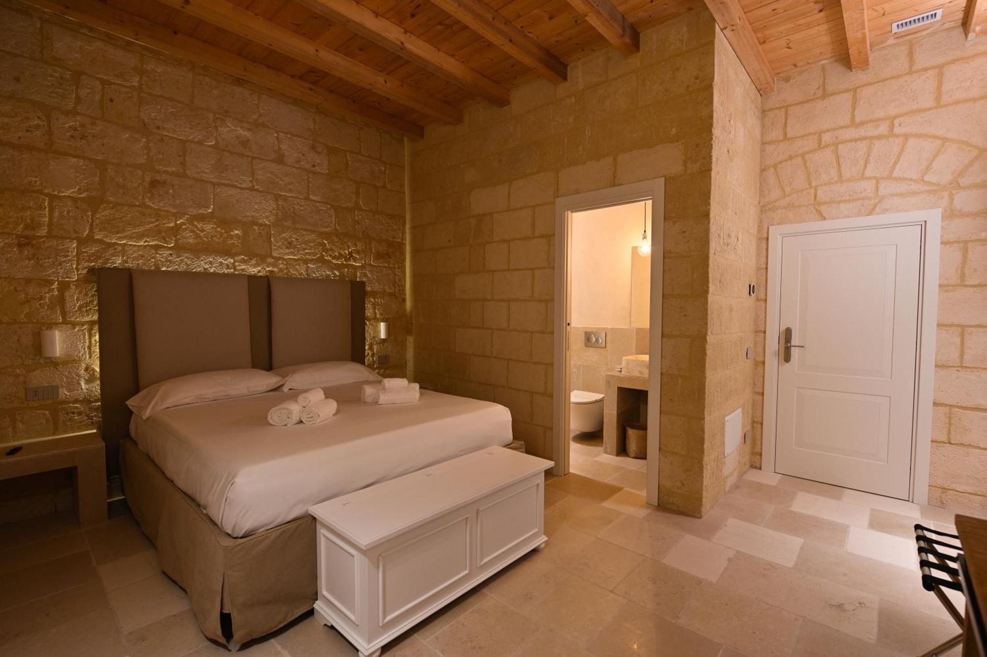 Palazzo Momi Bed & Breakfast Bari Exterior photo