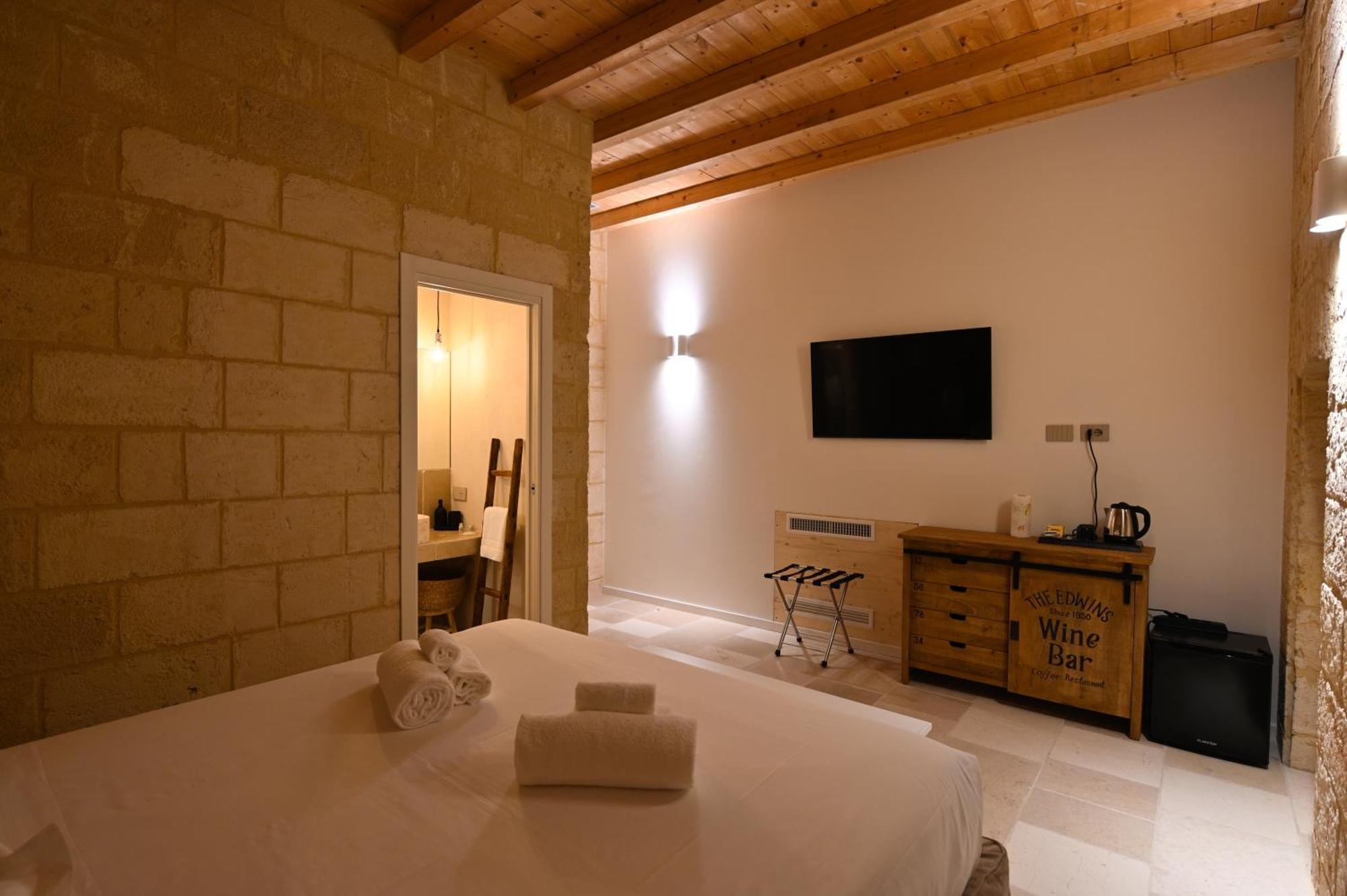 Palazzo Momi Bed & Breakfast Bari Exterior photo