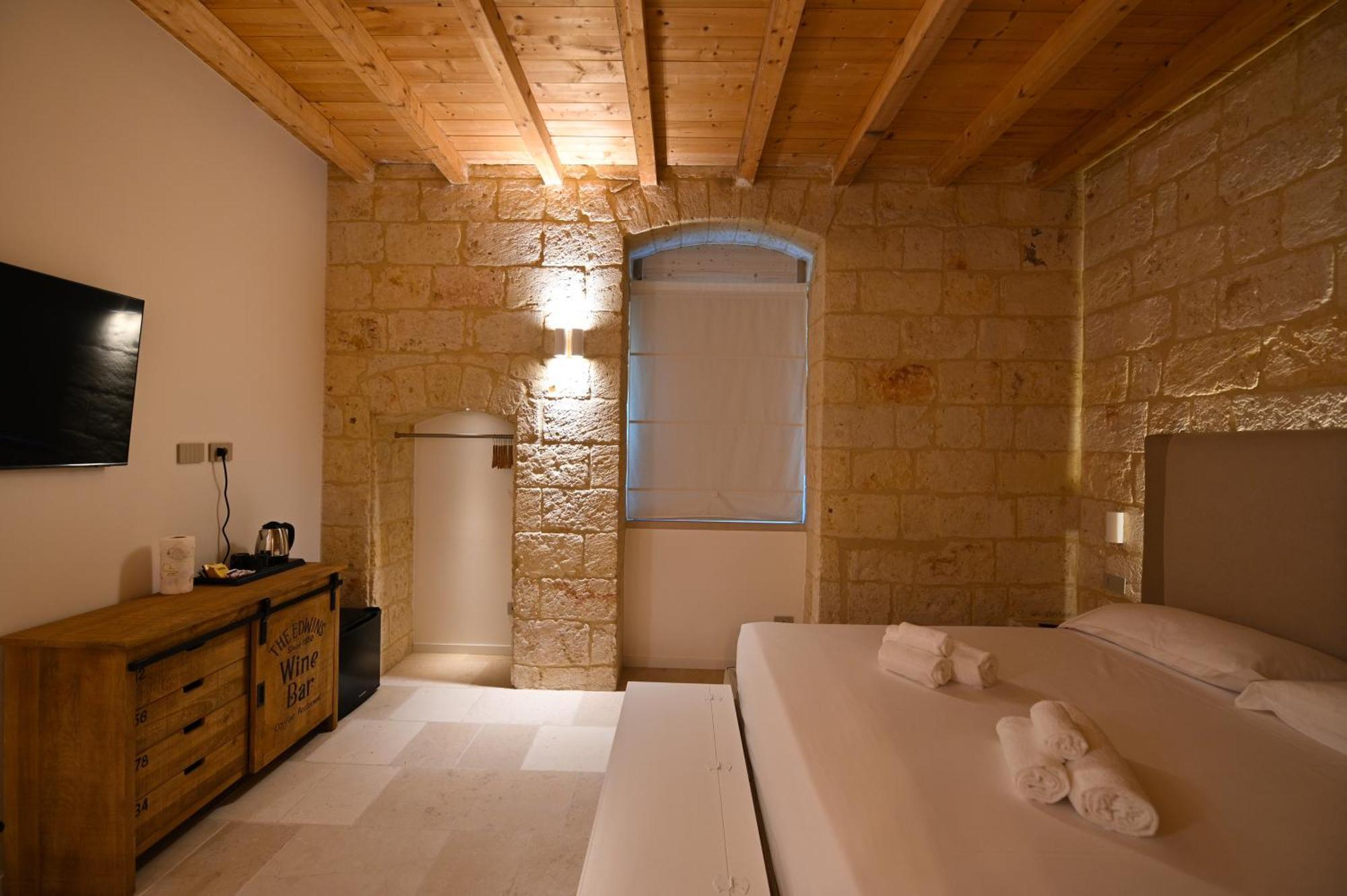 Palazzo Momi Bed & Breakfast Bari Exterior photo