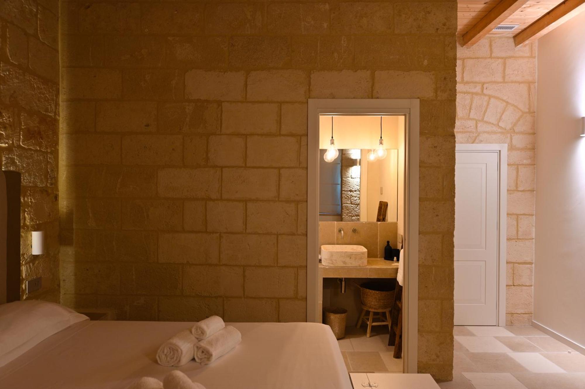 Palazzo Momi Bed & Breakfast Bari Exterior photo